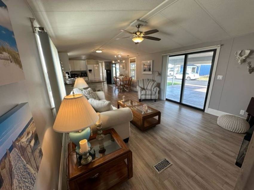 681 Lake Henry a Winter Haven, FL Mobile or Manufactured Home for Sale